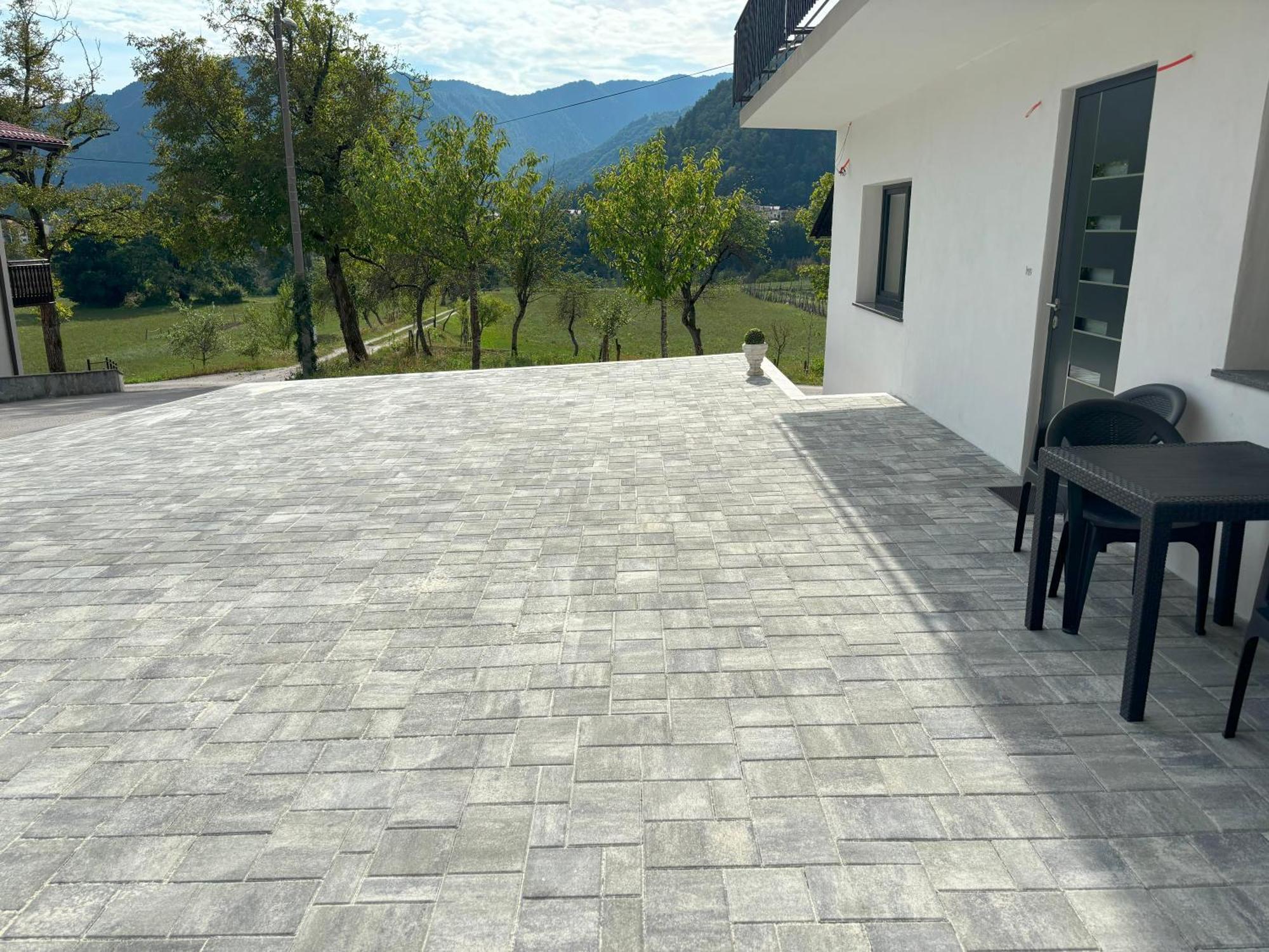 Livan Apartment Tolmin Bagian luar foto